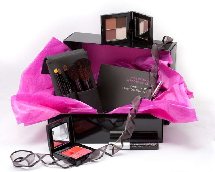 Enhance Your Brand with Custom Cosmetic Boxes & Packaging